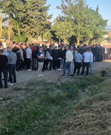 Edirne’de asırlık bayramlaşma geleneği yaşatıldı: Yüzlerce kişi aynı anda bayramlaştı