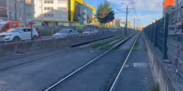 Gaziosmanpaşa’da tramvay ile motosiklet çarpıştı: 1 ağır yaralı