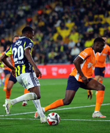 Trendyol Süper Lig: Fenerbahçe: 3 - RAMS Başakşehir: 1 (Maç sonucu)