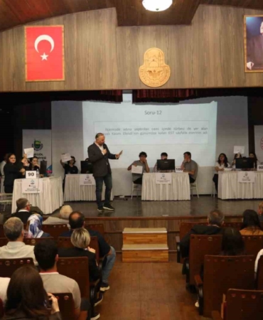 Liseliler İnegöl bilgisiyle yarıştı