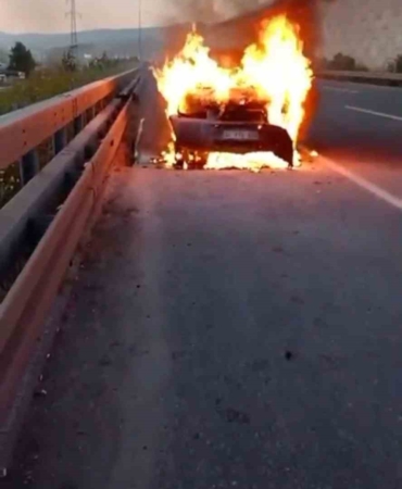 Otobanda seyir halindeki cip alev alev yandı