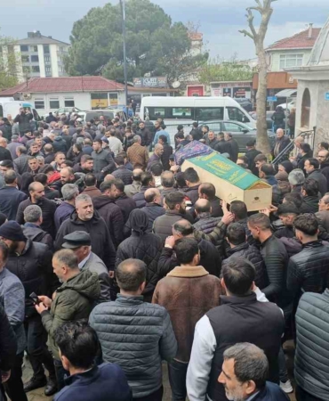 Otobüs kazasında hayatını kaybeden Elif, Tekirdağ’da defnedildi
