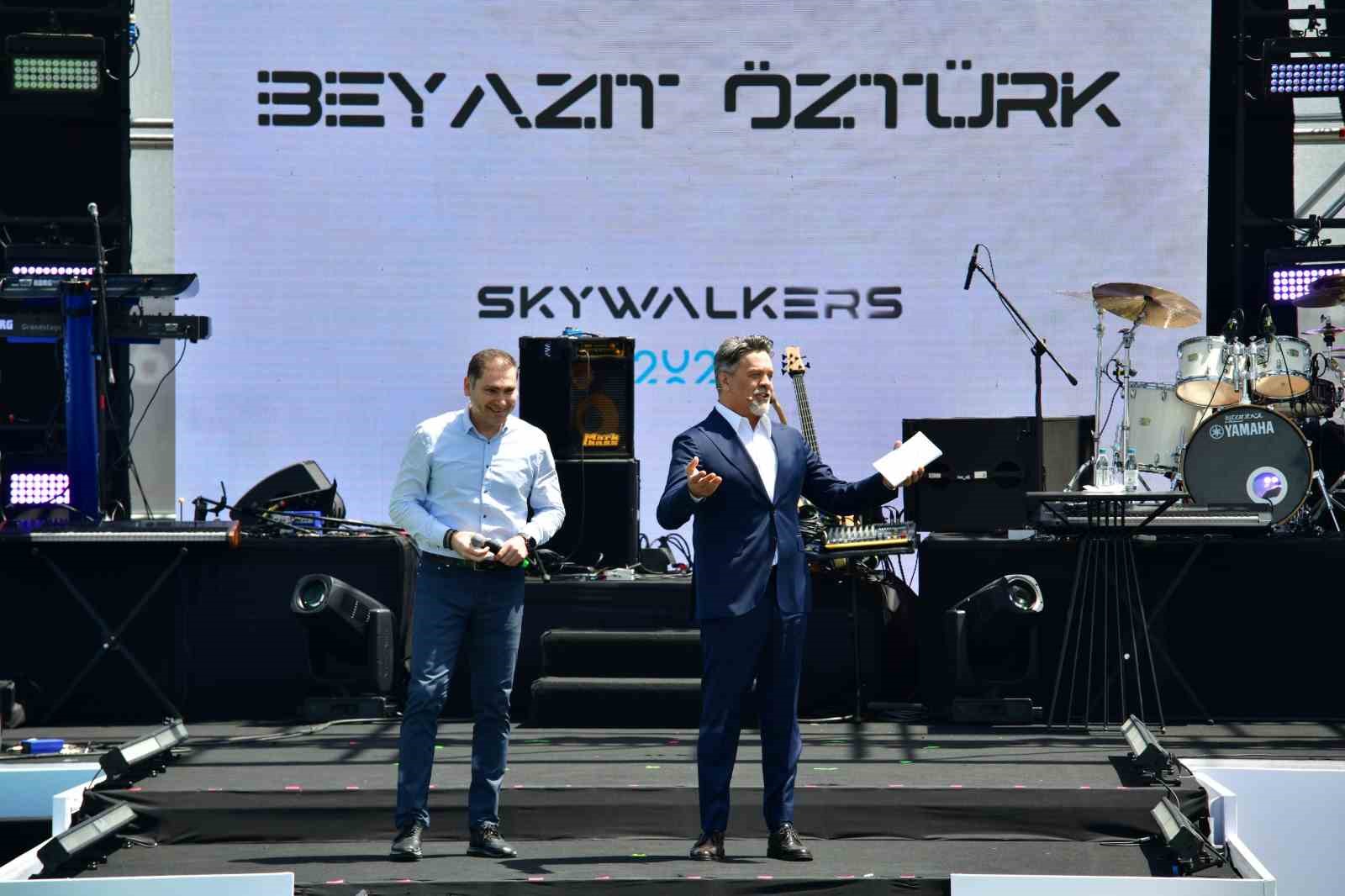 İGA İstanbul Havalimanında büyük aile buluşması: İGA çalışanları Skywalkers’ta