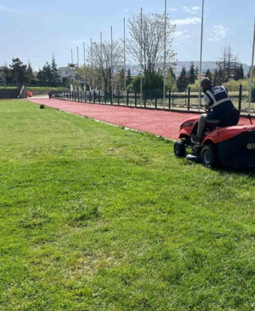 Söğüt’te park ve bahçelerde yoğun mesai