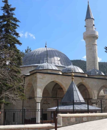 Birçok badire atlatan 508 yıllık cami tarihe tanıklık etmeye devam ediyor