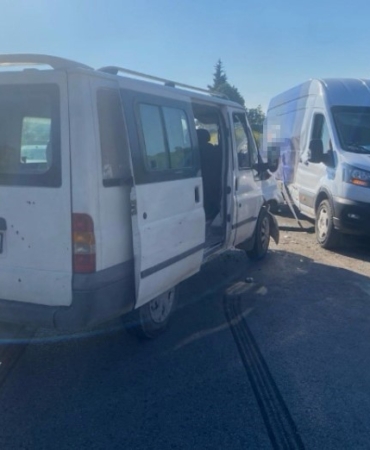 Bursa’da 2 minibüs çarpıştı : 4 kişi yaralandı