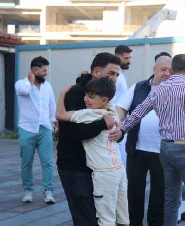 Sakarya’da vatandaşlar bayram namazı için camileri doldurdu