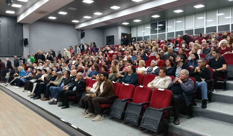 Gömeç’ de bahara merhaba konseri yoğun ilgi gördü