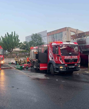 Başakşehir’de parfüm imalatı tesisinde çıkan yangın 8. saatinde söndürüldü