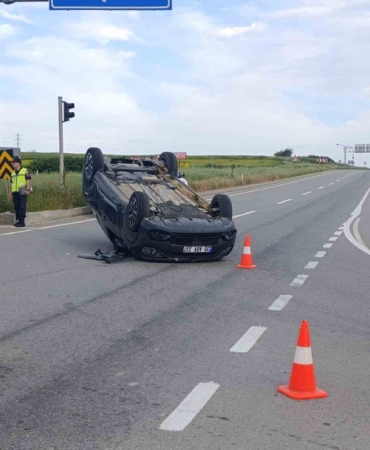 Tekirdağ’da kamyonetle çarpışan otomobil ters döndü: 1 yaralı