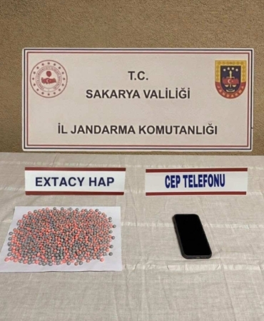 Sakarya’da 3 ilçede uyuşturucu operasyonu: Evlerini uyuşturucu imalathanesine çevirmişler