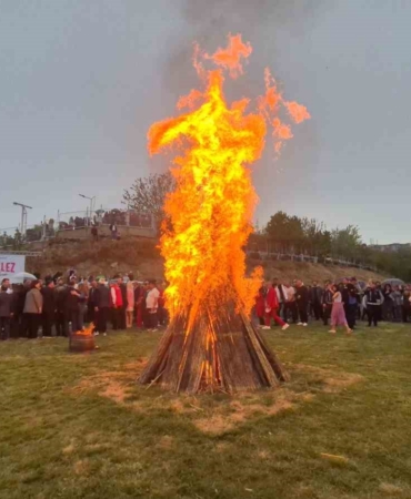 Kakava ateşi Tekirdağ’ı sardı: Baharı danslarla karşıladılar
