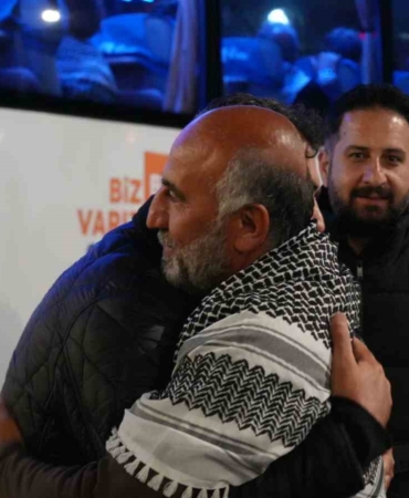 İsrail’in alıkoyduğu Sumud Filosu aktivistleri İstanbul’a getirildi