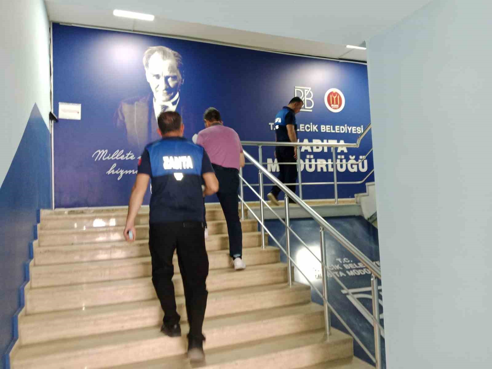 Bu da ’yeni nesil’ dilencilik, kapı kapı dolaşarak nakit ya da IBAN numaralarına para istiyorlar
