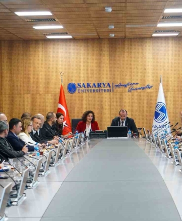 Akademi ve iş dünyası eğitimin geleceği için bir araya geldi
