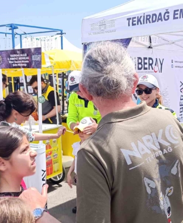 Tekirdağ polisi anne ve çocukları sevindirdi