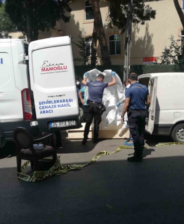 10 yıldır yaşadığı aracın içerisinde hayatını kaybetti