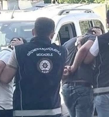 2 yabancı uyruklu şahıs sınır dışı edilmek üzere gönderildi