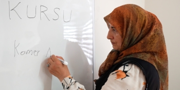 61 yaşında hayallerinin peşinden koşuyor