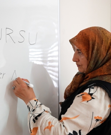 61 yaşında hayallerinin peşinden koşuyor