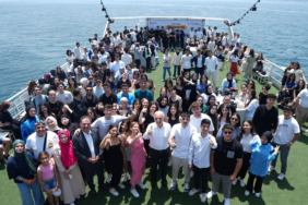 65187_baskan-yildirimdan-ogrencilere-mezuniyet-hedi_20240610-154958_800x600