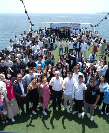 65187_baskan-yildirimdan-ogrencilere-mezuniyet-hedi_20240610-154958_800x600