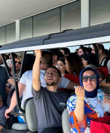 Adalar iskelesinde bayram yoğunluğu