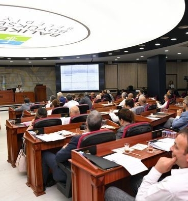 Ahmet Akın, "Balıkesir’i el birliği ile büyüteceğiz"