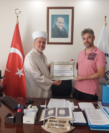 Almanya uyruklu Michael, Karasu’da düzenlenen ihtida merasimi ile Müslüman oldu