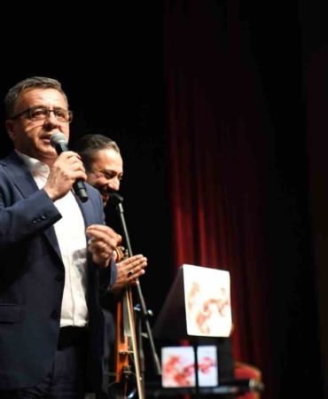 Altıeylül Alaturka Türk Müziği Topluluğu, büyük beğeni topladı