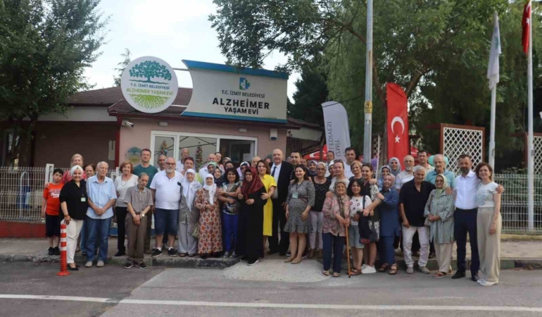 Alzheimer Yaşam Evi 3 yaşında