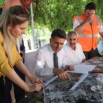 Araçların kaldırdığı tozla köylüyü çileden çıkaran Safi Çimento tüm yolları yapacak