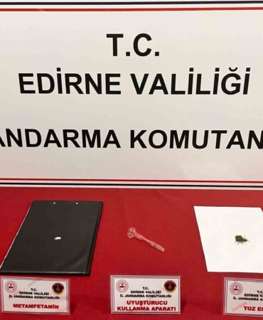 Araçta uyuşturucu ve kullanma aparatı ele geçirildi