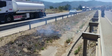 Araçtan atılan sigara izmariti yangın çıkardı