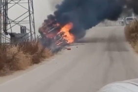 Arı yüzünden devrilen kamyon alev alev böyle yandı