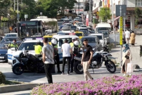 Arnavutköy’de İETT otobüsü arızalandı, trafikte uzun araç kuyruğu oluştu