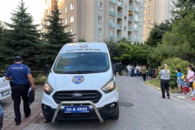 Arnavutköy’de lamba değiştirirken balkondan düşen komiser hayatını kaybetti