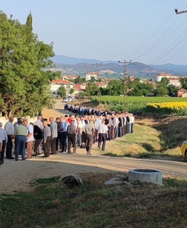 Asırlık gelenek: Binlerce kişi bayramlaştı