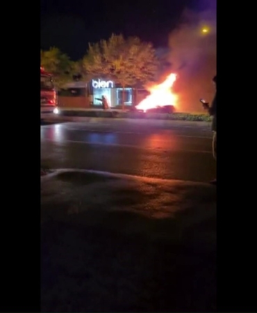 Ataşehir’de aşırı hız yapan otomobil taksiye çarptı: 3 yaralı