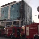 Ataşehir’de iş merkezi alev alev yandı
