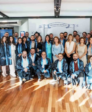 AXA Türkiye, geleceğin sigortacılarını yetiştirmeye devam ediyor