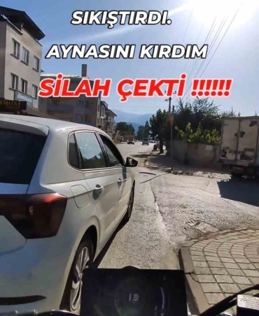 Aynasını kıran motosikletliye böyle silah çekti