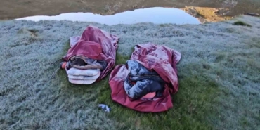 Aynı gün iki mevsimi birden yaşadılar...Tişört ile çıktı, kar montuyla geri döndü