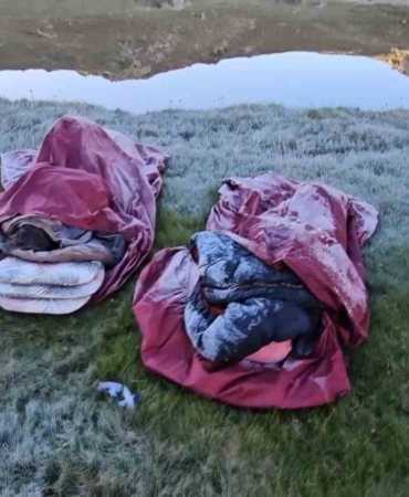 Aynı gün iki mevsimi birden yaşadılar...Tişört ile çıktı, kar montuyla geri döndü