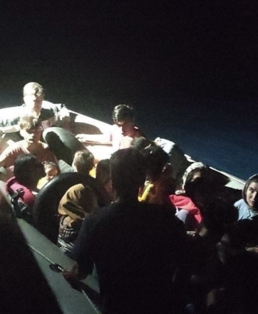 Ayvacık açıklarında 27 kaçak göçmen yakalandı