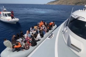 Ayvacık açıklarında 54 kaçak göçmen yakalandı