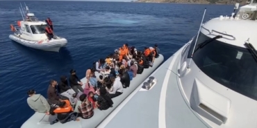 Ayvacık açıklarında 54 kaçak göçmen yakalandı