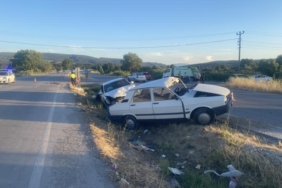 Ayvacık’ta iki otomobil çarpıştı: 1 yaralı