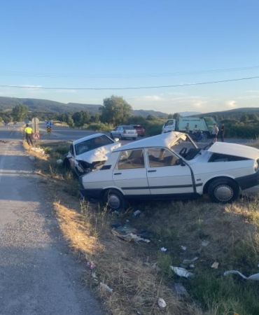 Ayvacık’ta iki otomobil çarpıştı: 1 yaralı