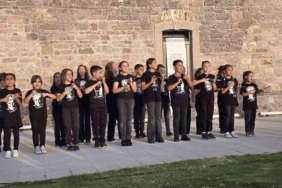 Ayvalık’ta AHEM’den gösteri